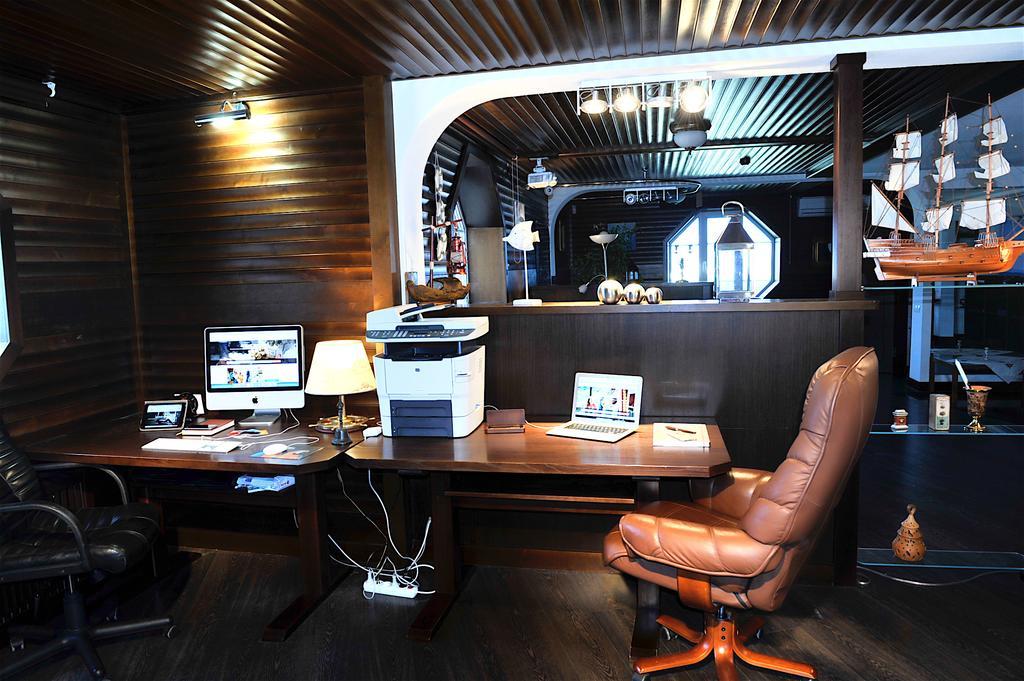 The Sky Loft Lägenhet Kiev Exteriör bild