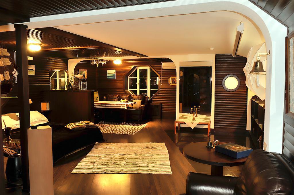 The Sky Loft Lägenhet Kiev Exteriör bild